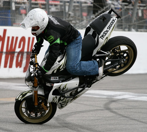 motorcyclestoppie